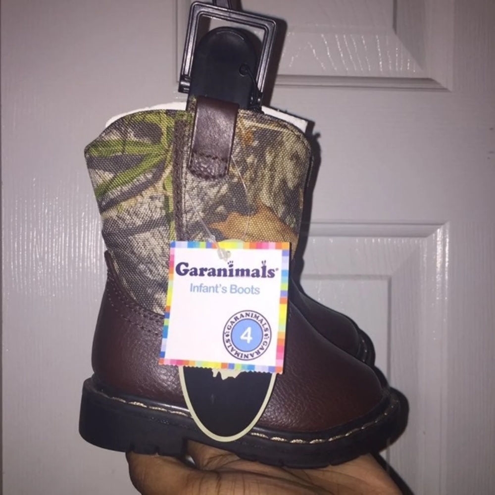 ‼️SOLD‼️Baby Mossy Oak Cowboy Boots Size 4